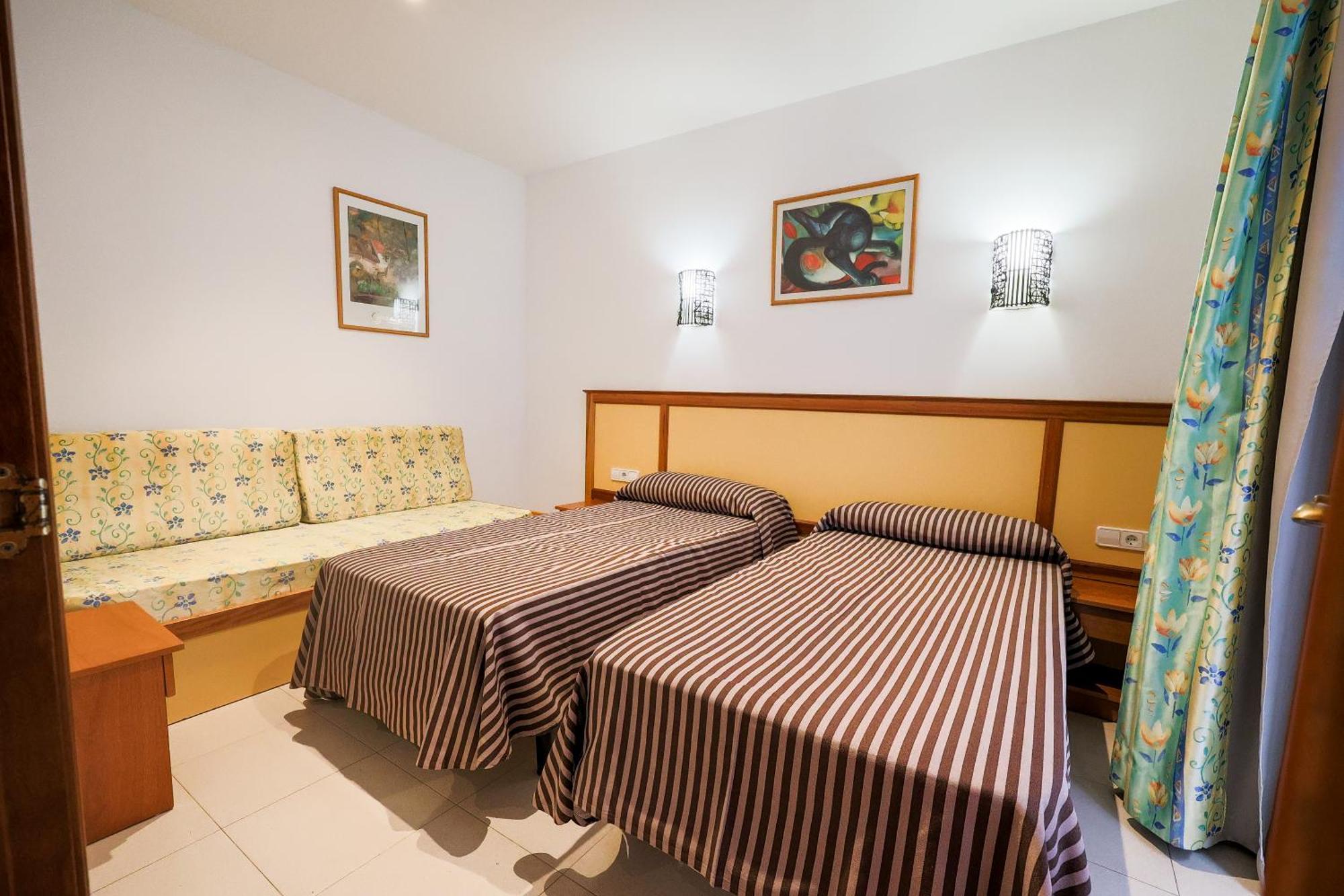 Apartamentos Royal Лорет де Мар Екстериор снимка